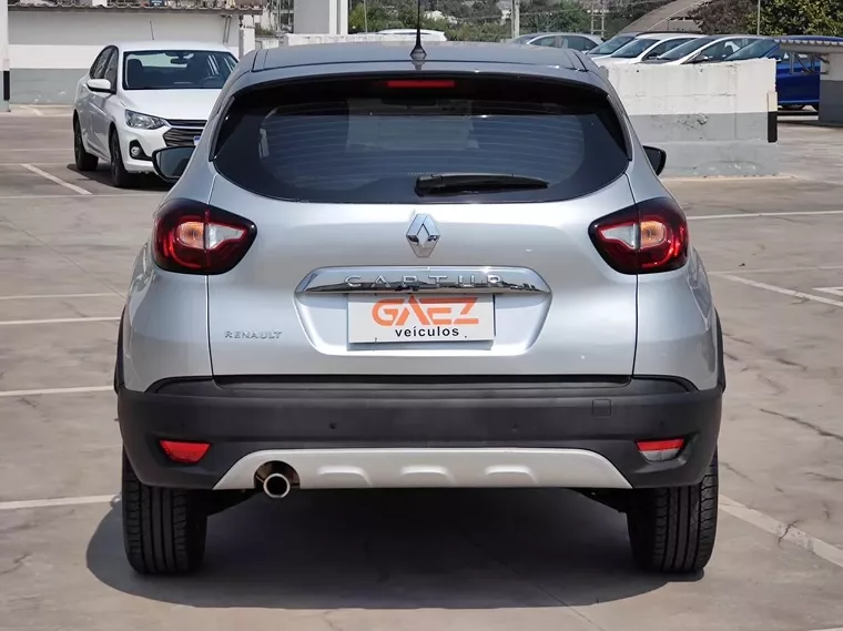 Renault Captur Prata 4