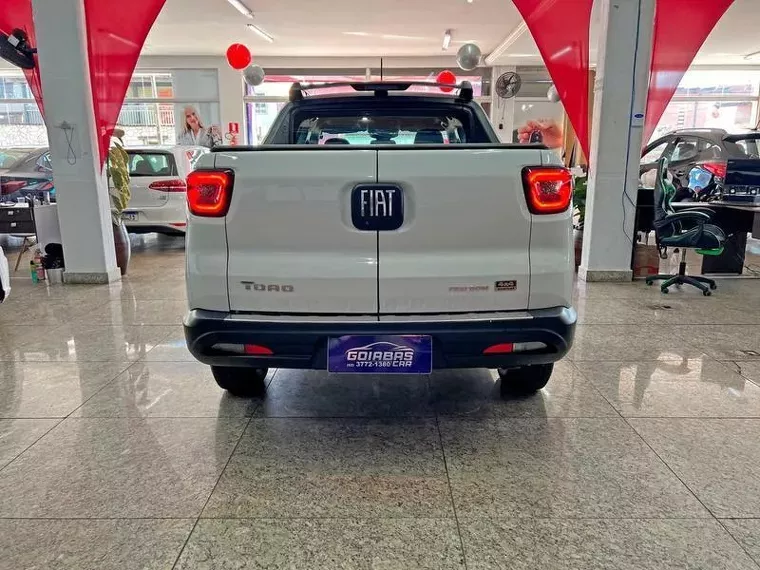 Fiat Toro Branco 3