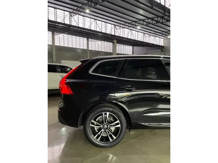 Volvo XC60 Preto 14