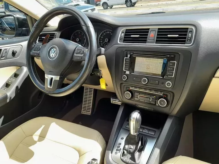 Volkswagen Jetta Preto 13