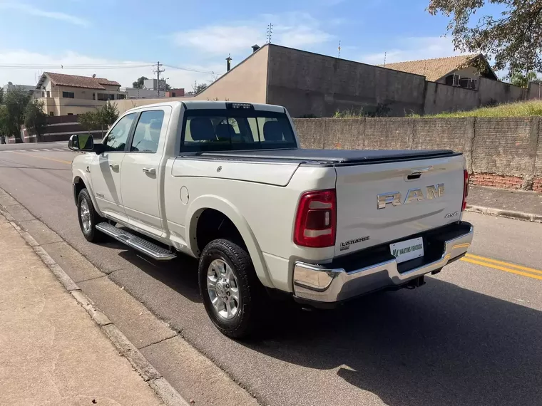 RAM 2500 Branco 23