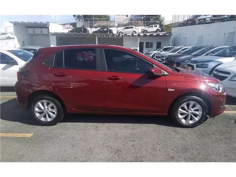 Chevrolet Onix Vermelho 2