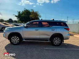 Toyota Hilux SW4