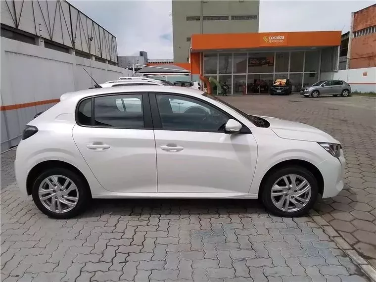 Peugeot 208 Branco 9