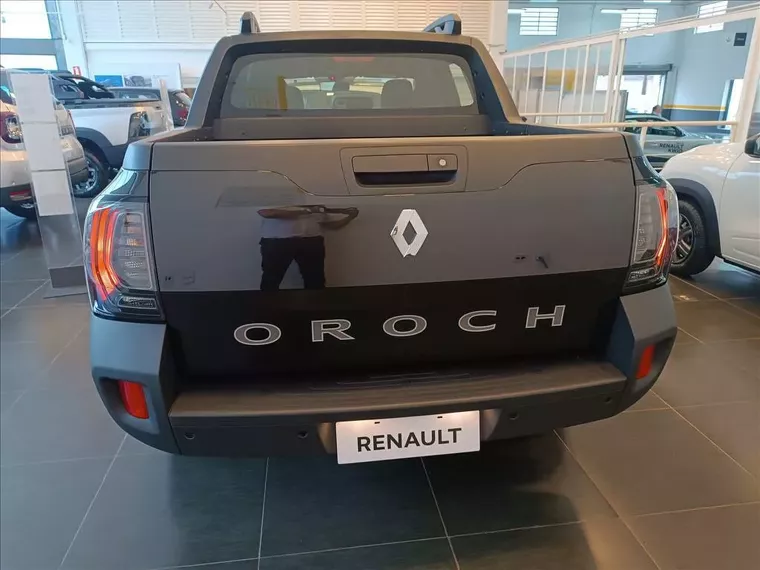 Renault Oroch Preto 4