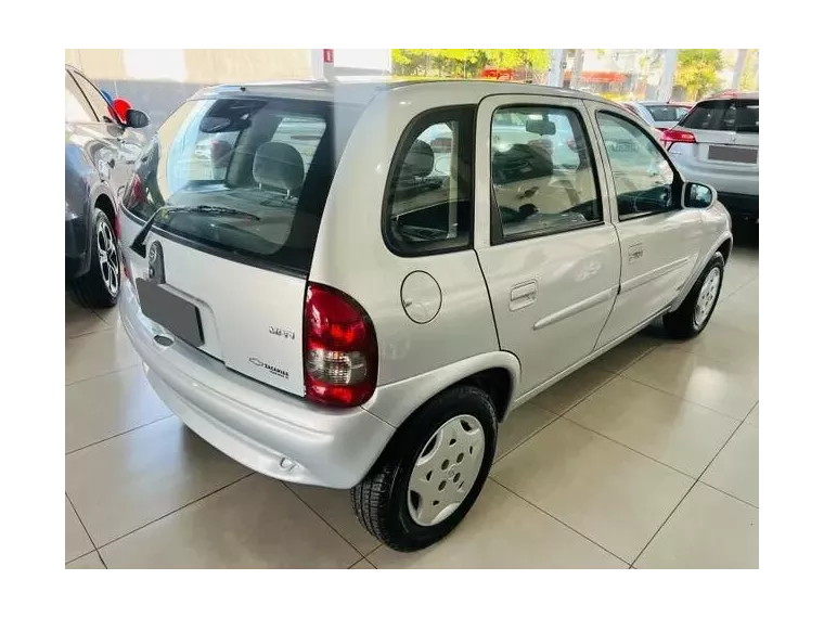 Chevrolet Corsa Prata 3