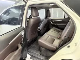 Toyota Hilux SW4
