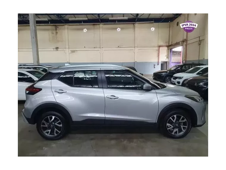 Nissan Kicks Prata 1