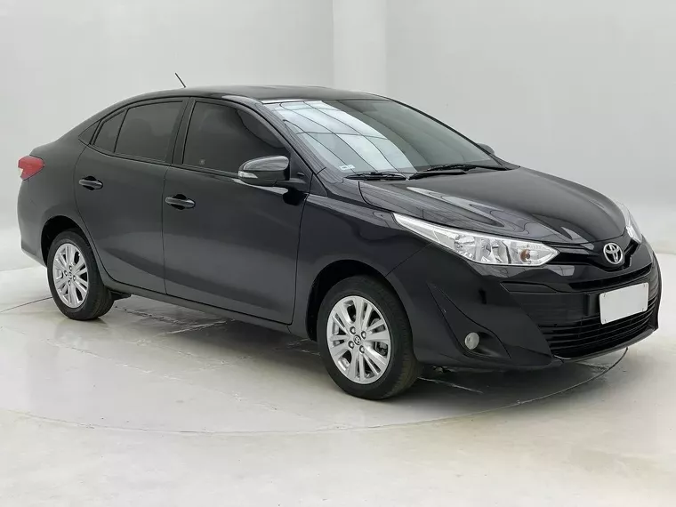 Toyota Yaris Preto 2