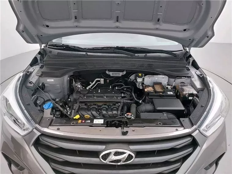 Hyundai Creta Prata 11