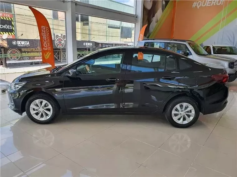 Chevrolet Onix Preto 6