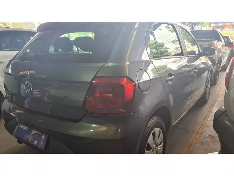 Volkswagen Gol Cinza 4