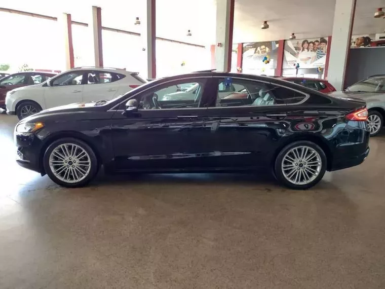 Ford Fusion Preto 16