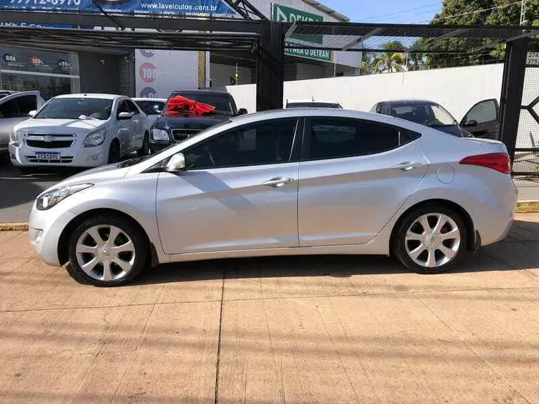 Hyundai Elantra Prata 5