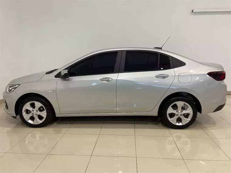 Chevrolet Onix Prata 2