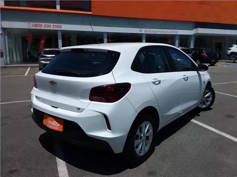 Chevrolet Onix Branco 1