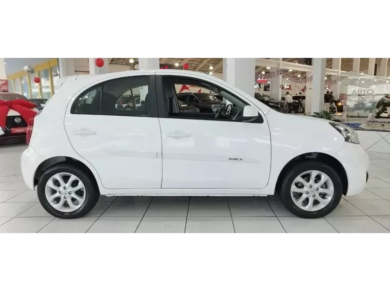 Nissan March Branco 8