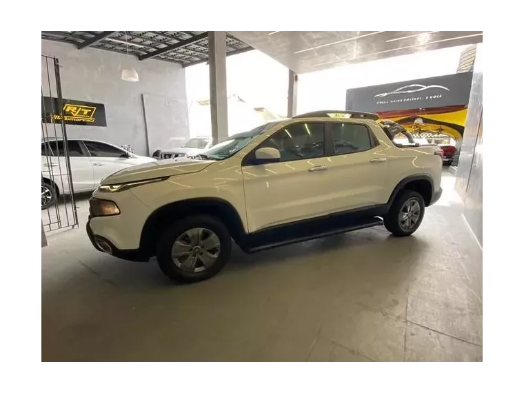 Fiat Toro Branco 4