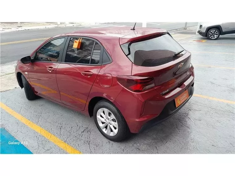 Chevrolet Onix Vermelho 9