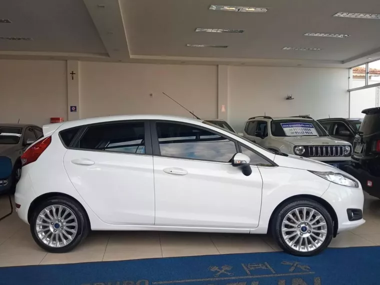 Ford Fiesta Branco 1