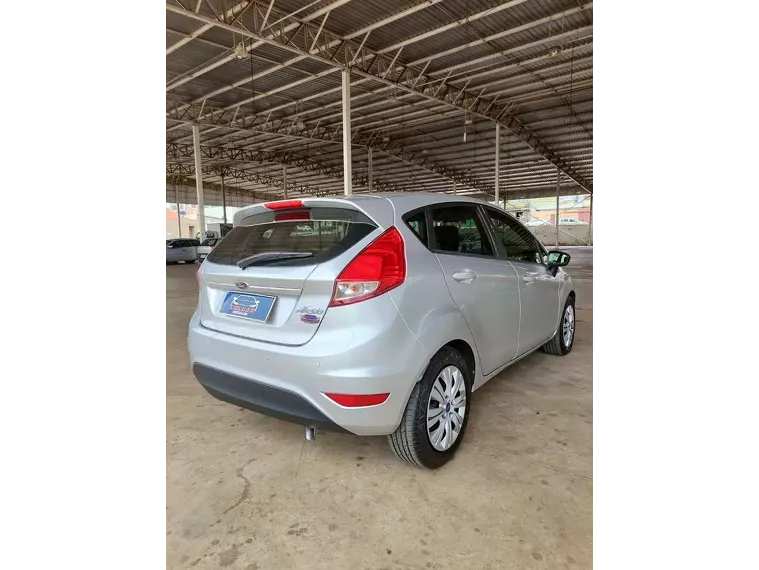 Ford Fiesta Prata 1