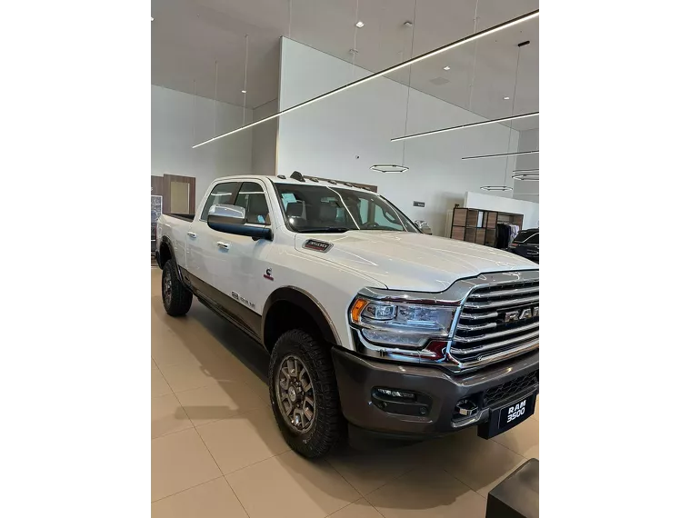 RAM 3500 Branco 10