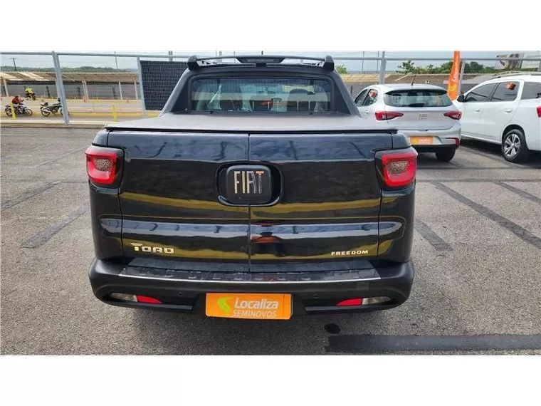 Fiat Toro Preto 2