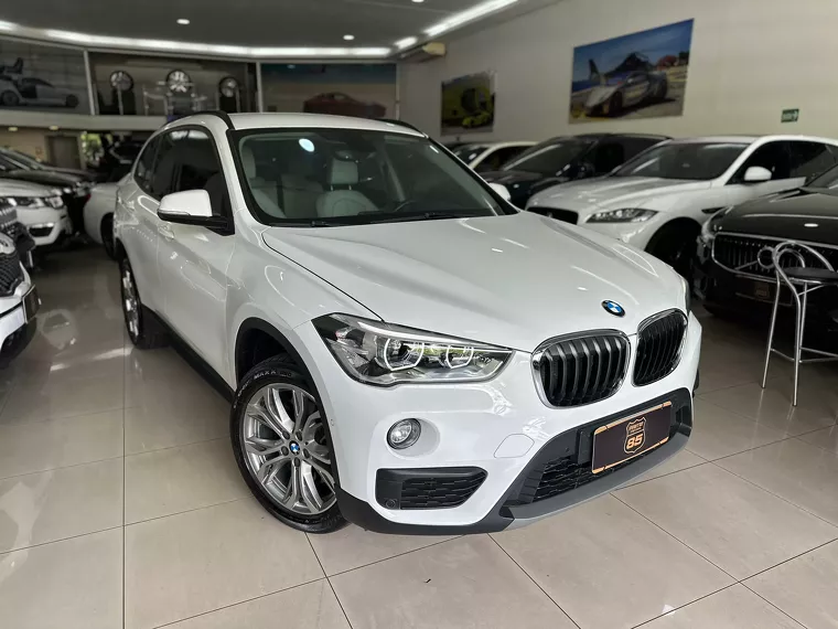 BMW X1 Branco 5