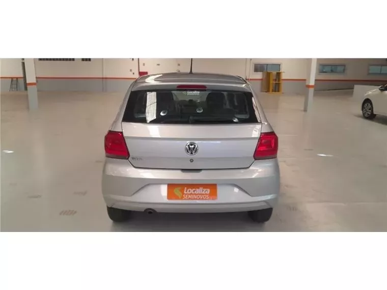 Volkswagen Gol Prata 5