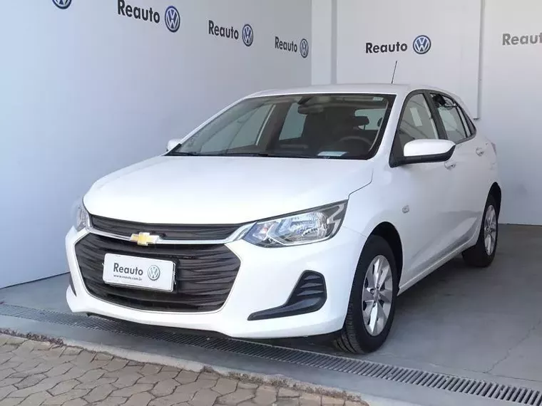 Chevrolet Onix Branco 8