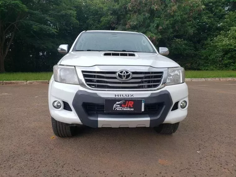 Toyota Hilux Branco 7