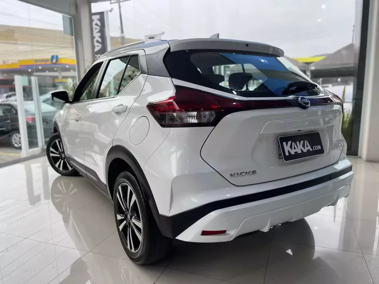 Nissan Kicks Branco 6