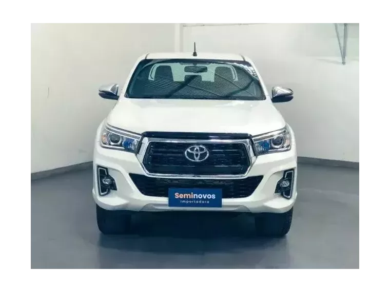 Toyota Hilux Branco 8