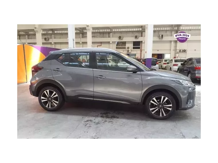 Nissan Kicks Cinza 4