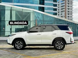 Toyota Hilux SW4
