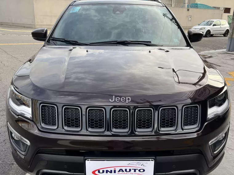 Jeep Compass Marrom 63