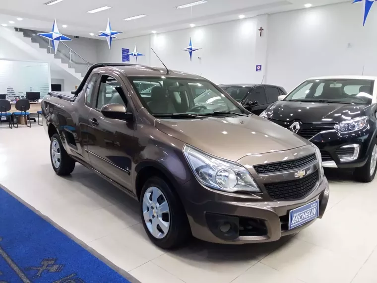 Chevrolet Montana Cinza 5