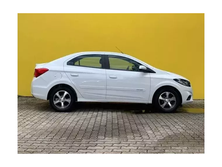 Chevrolet Prisma Branco 6