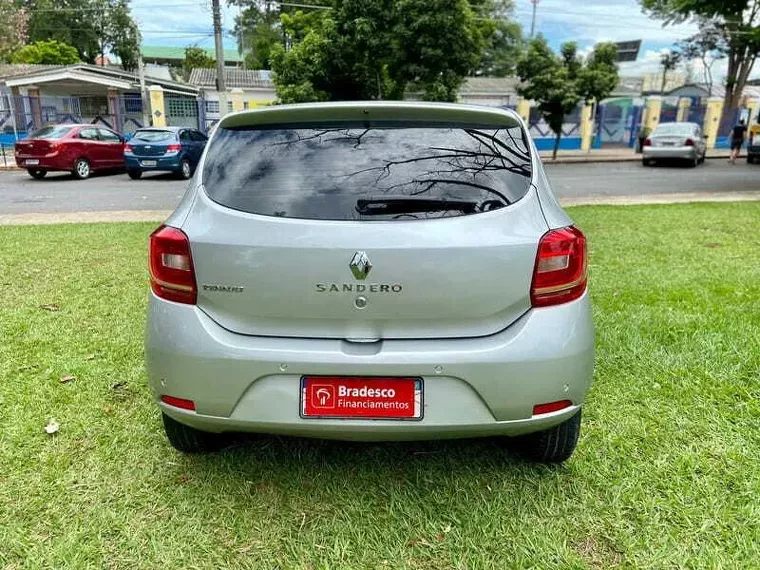 Renault Sandero Prata 8