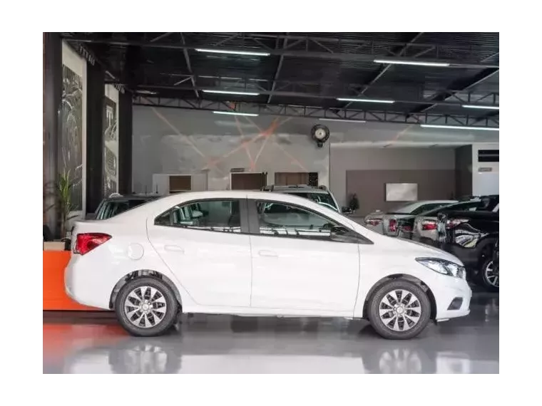 Chevrolet Onix Branco 7