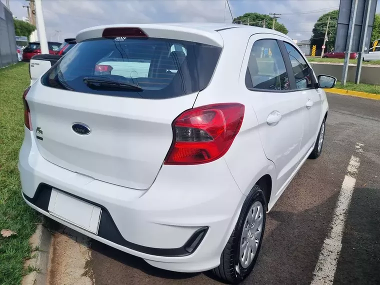 Ford KA Branco 4