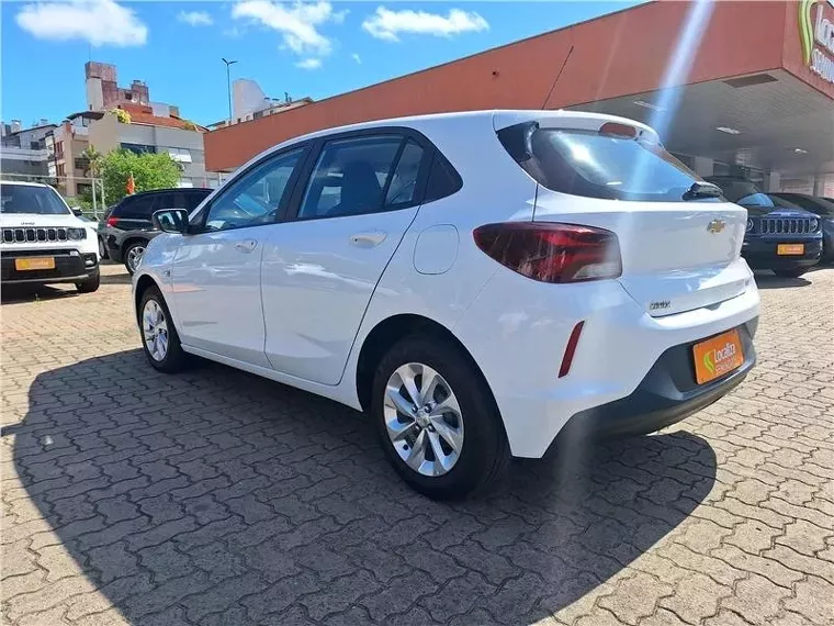 Chevrolet Onix Branco 1