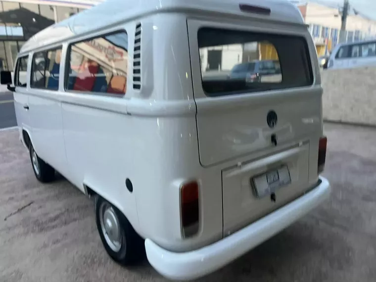 Volkswagen Kombi Branco 4