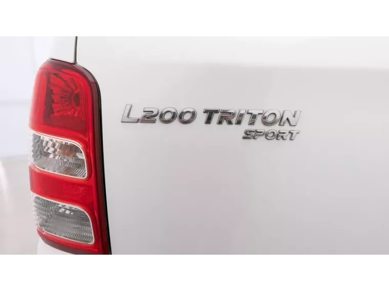 Mitsubishi L200 Triton Branco 15