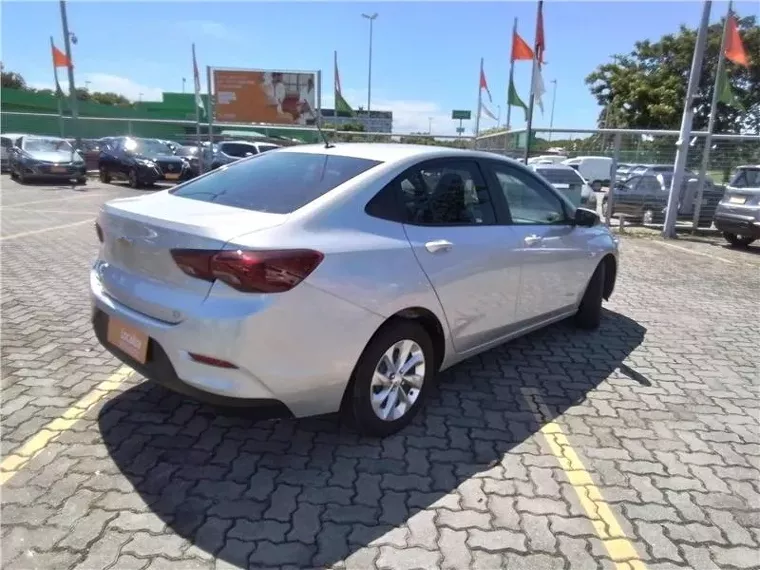 Chevrolet Onix Prata 5