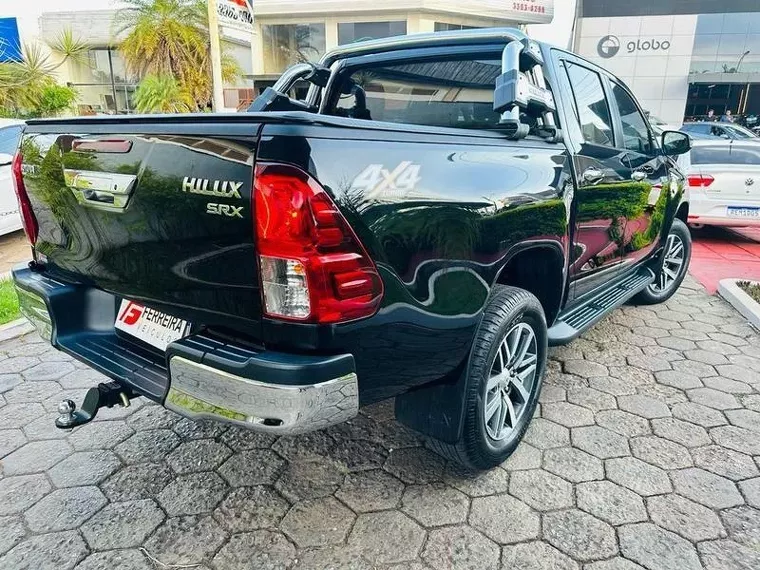 Toyota Hilux Preto 9