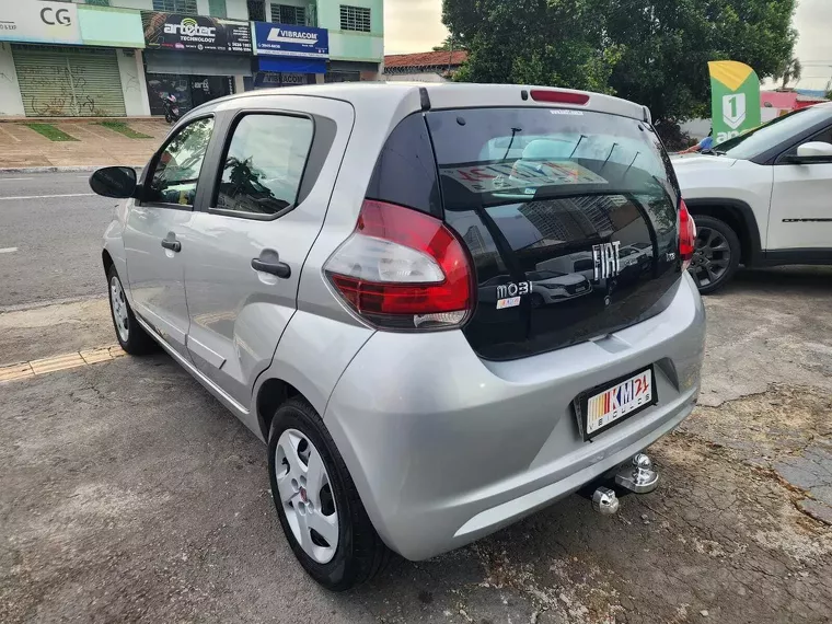 Fiat Mobi Prata 13