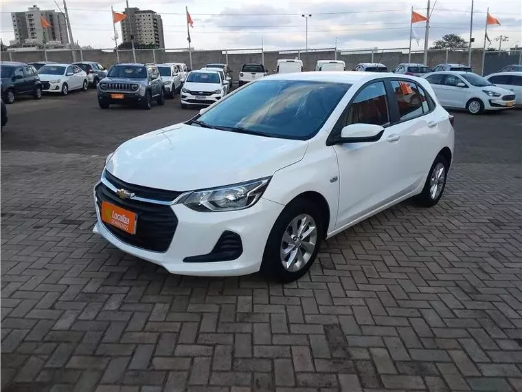 Chevrolet Onix Branco 1