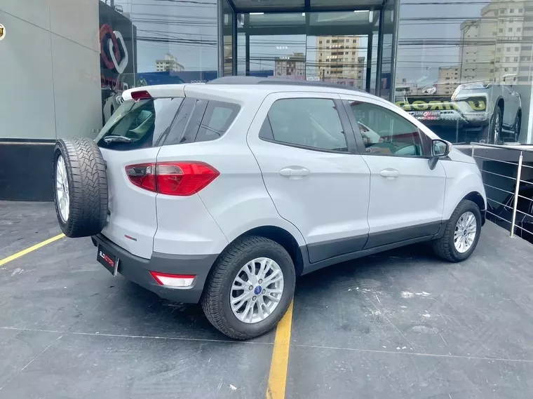 Ford Ecosport Branco 8