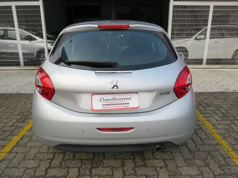 Peugeot 208 Prata 6